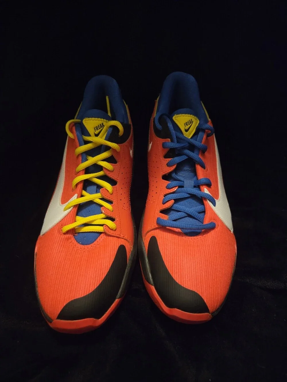 Nike Low-Top Basketball Shoes